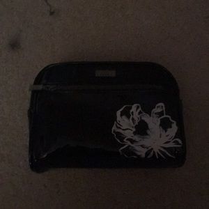 im selling a makup bag